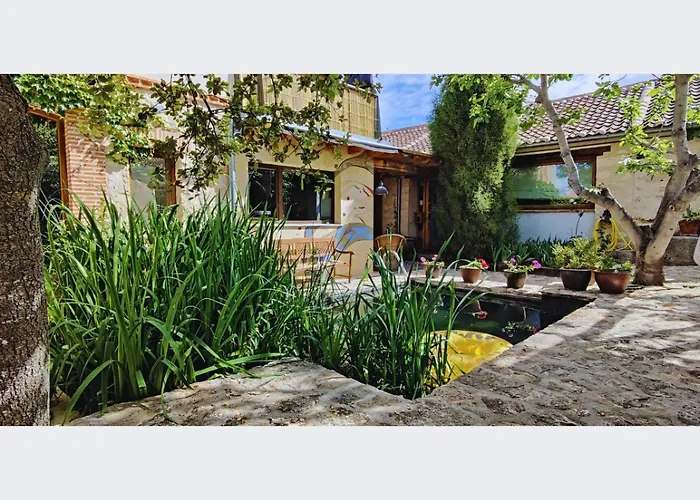Viento De Ladera Piscina Natural Y Jacuzzi Ext